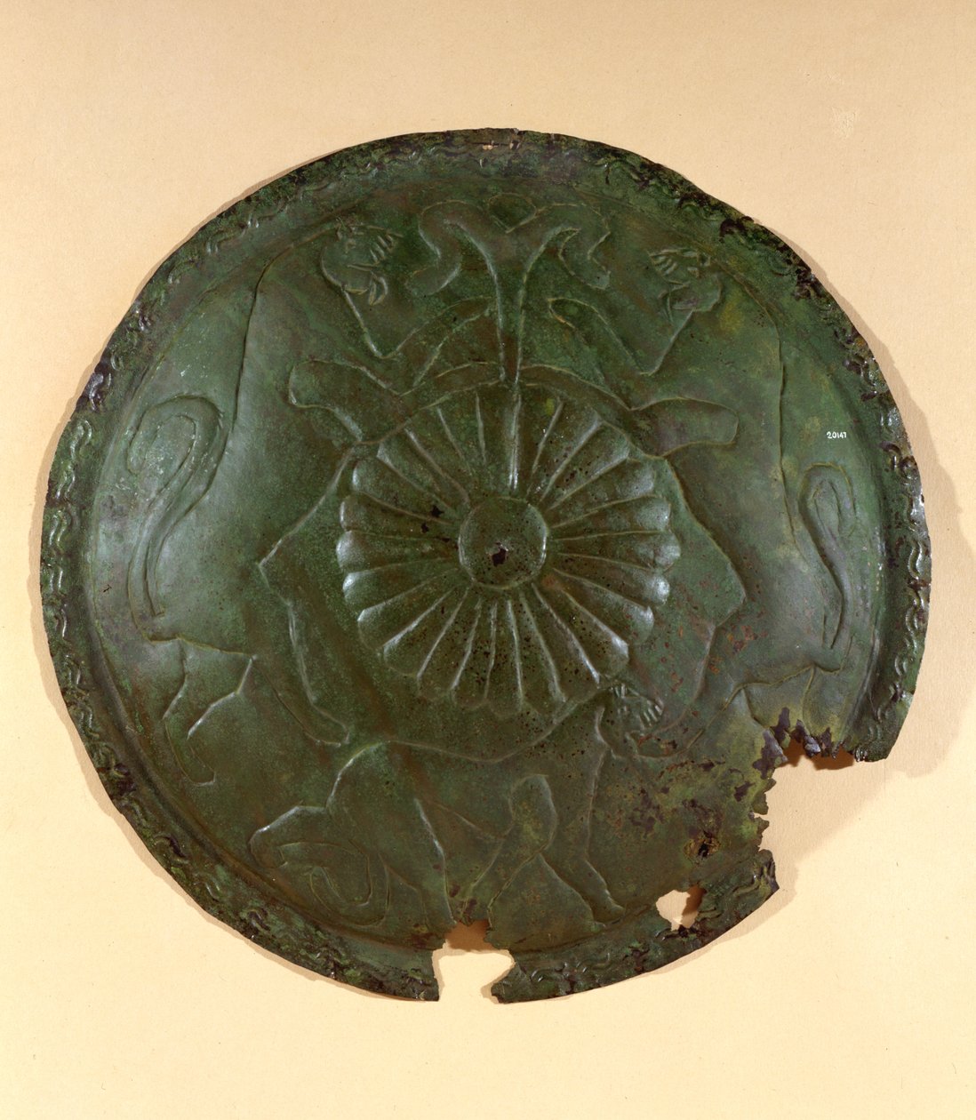 Skiva med präglade dekorationer från Cerveteri, Italien (brons) av Etruscan