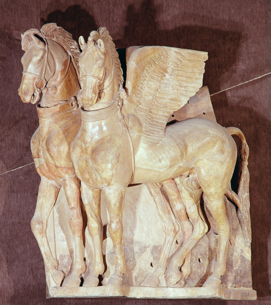 Två bevingade hästar från frontonen av ett tempel, 300-talet f.Kr av Etruscan