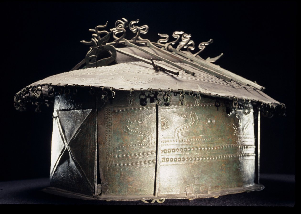 Villovan vingårdsurna i form av en koja (brons) av Etruscan
