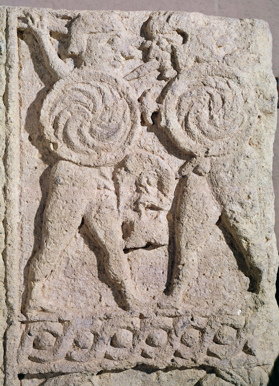 Detalj av en gravsten med två krigare i sten av Etruscan