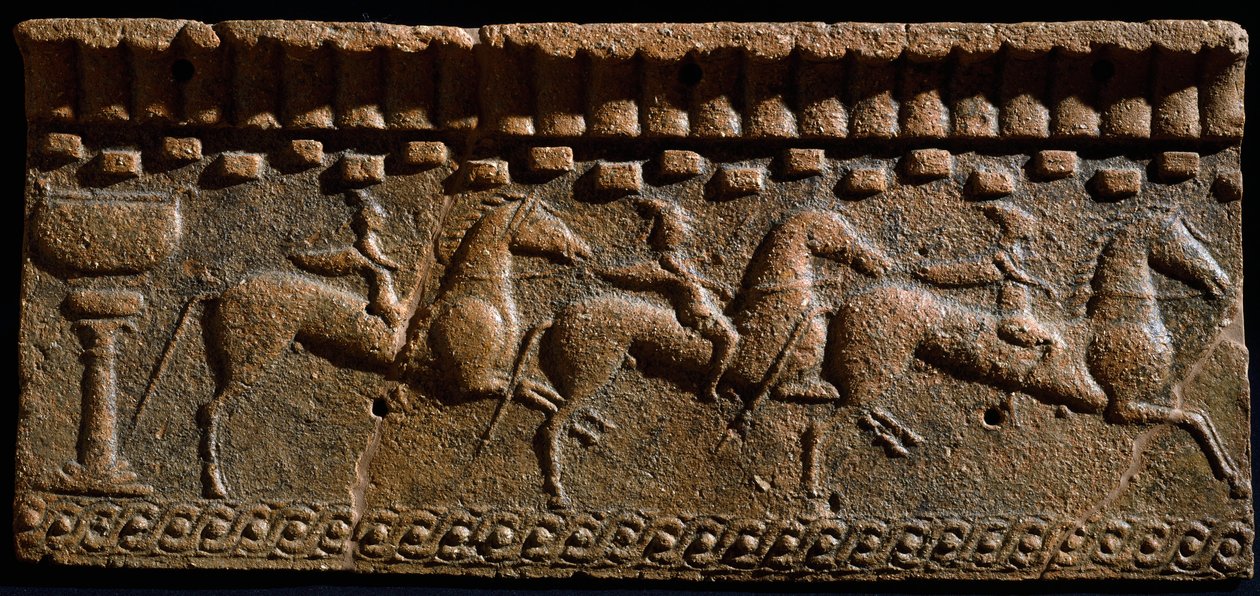 Etruskisk konst: frisdekoratör av riddare från en arkitektonisk ensemble i Murlo. 600-talet f.Kr. Murlo, Antiquarium Municipal, Italien av Etruscan