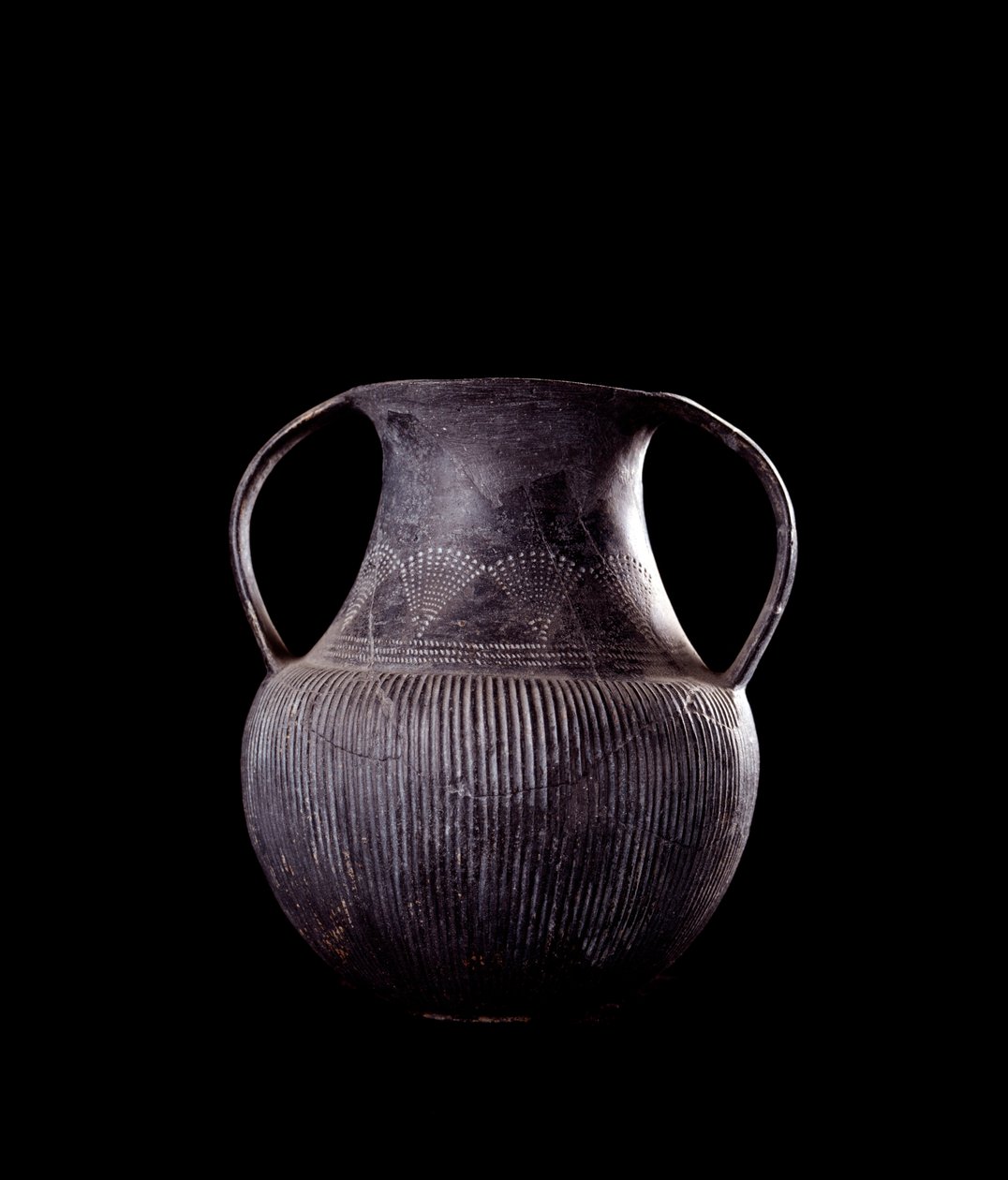 Etruskisk civilisation: svart bucchero amfora, från Veio, nekropolen i Monte Michele, Italien - 700-talet f.Kr. av Etruscan