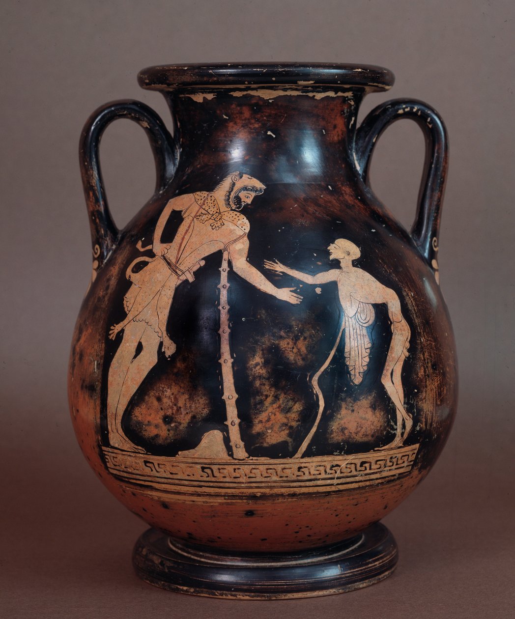 Etruskisk civilisation: terrakotta-pelike som representerar Hercules och en gammal man, symbol för ålderdomen, från Cerveteri, Italien, 500-400-talet f.Kr. av Etruscan