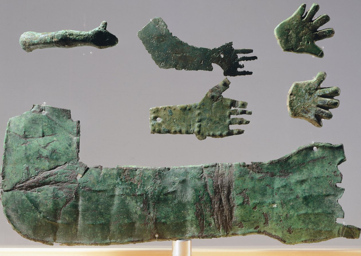 Ex-voto i bronsplatta föreställande de övre extremiteterna. Artefakter från föremål från helgedomen Reithia Este (Venetien). Etruskisk civilisation, 400-talet f.Kr. av Etruscan