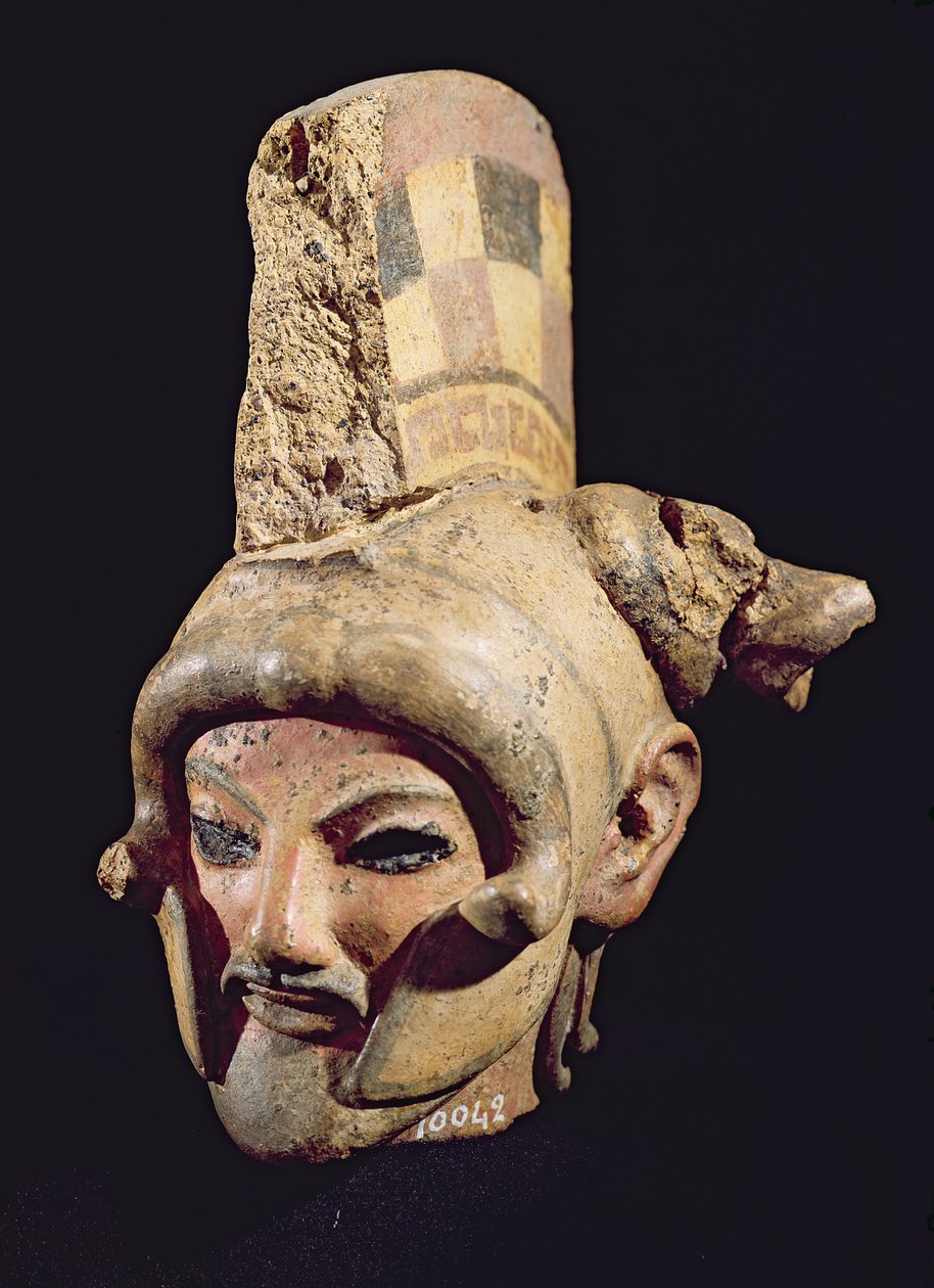 Huvud av en krigare med hjälm, från Satricum (målad lera) av Etruscan
