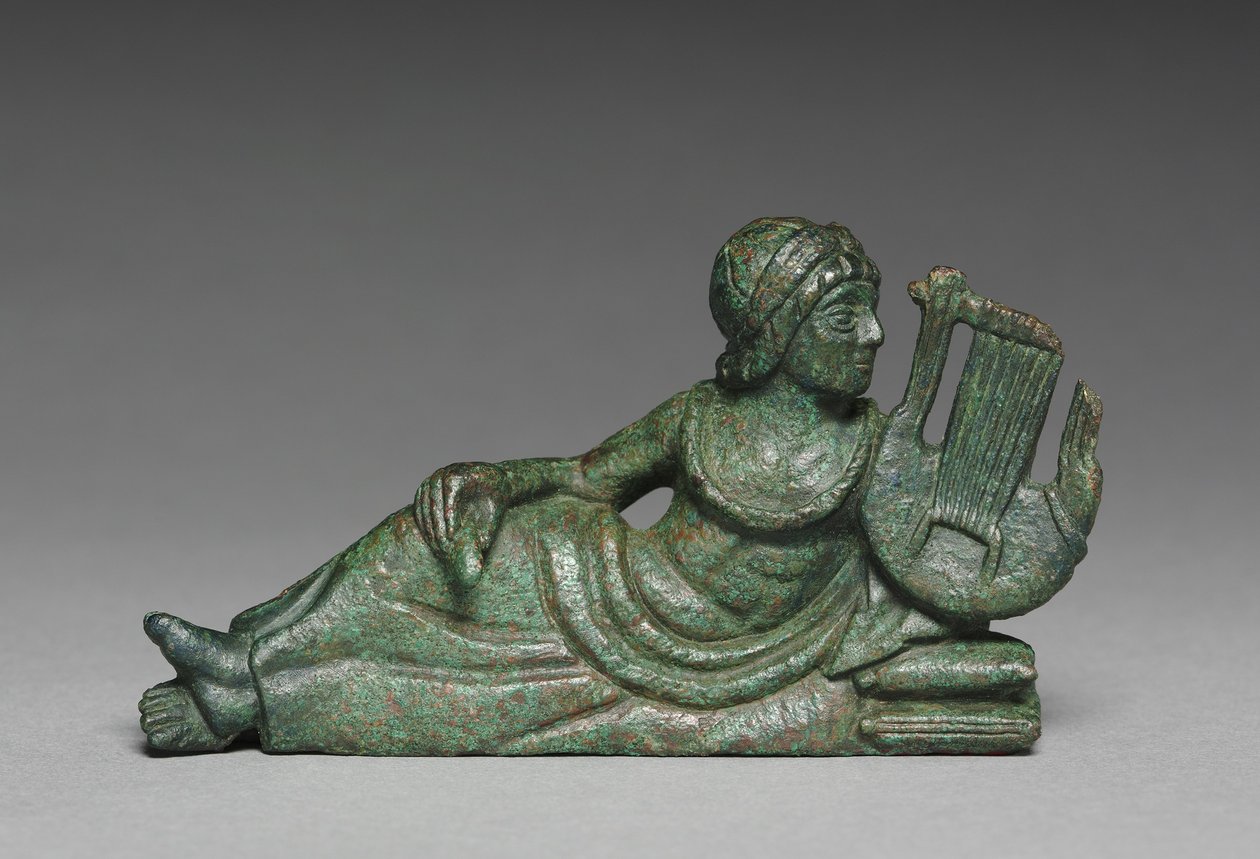 Kärlprydnad av liggande lyraspelare, Italien, c.400-375 f.Kr av Etruscan