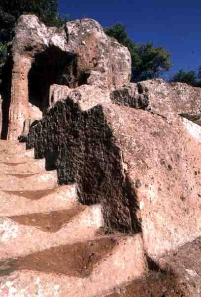 Rester av nekropolen (foto) av Etruscan Etruscan
