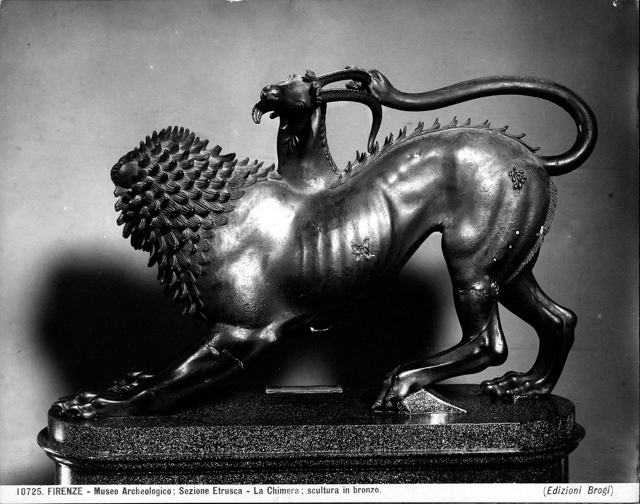 The Wounded Chimera of Bellerophon (brons) (för detaljer se 104199) av Etruscan Etruscan
