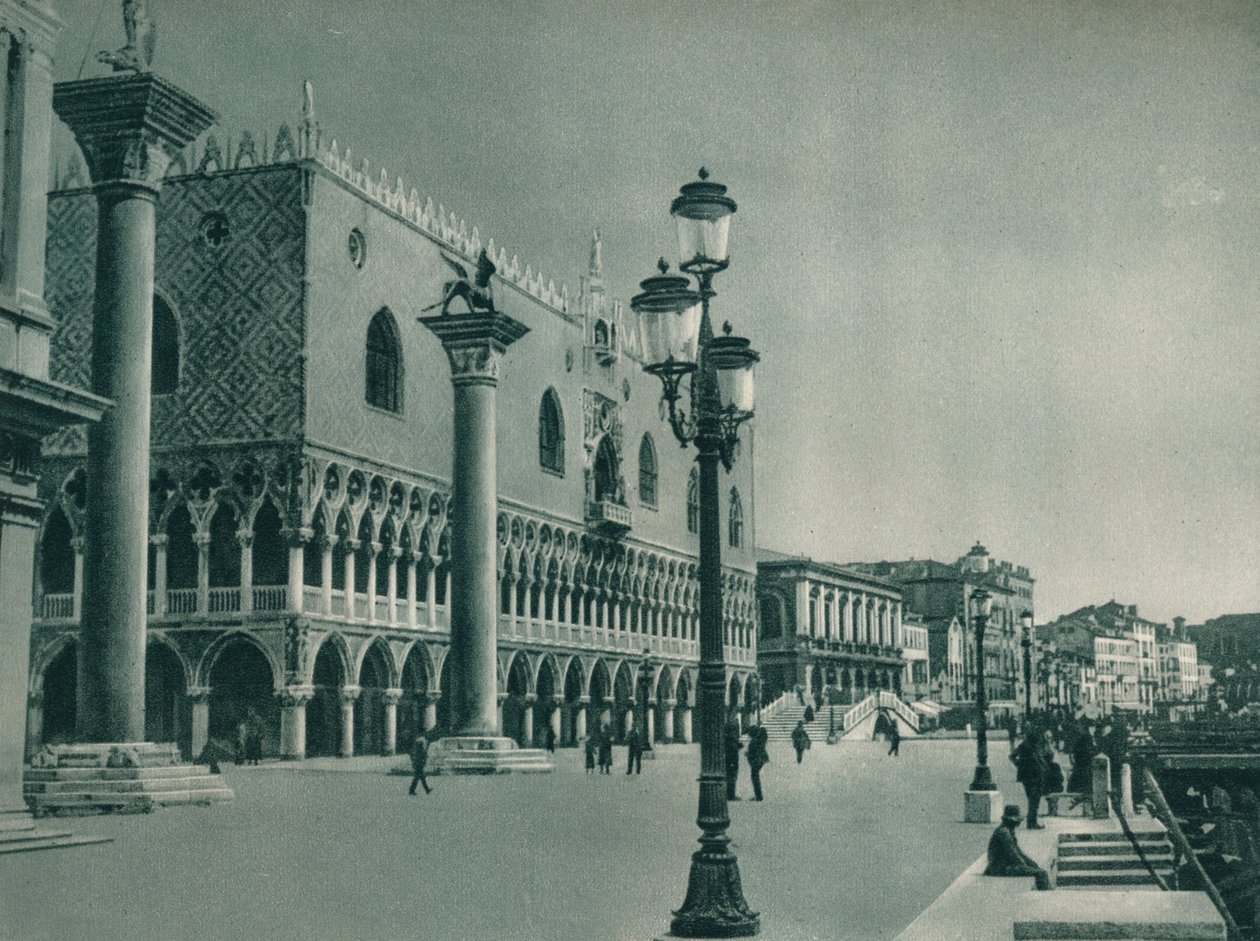 Huvudfronten av Dogespalatset med Riva degli Schiavoni, Venedig, Italien, 1927 av Eugen Poppel