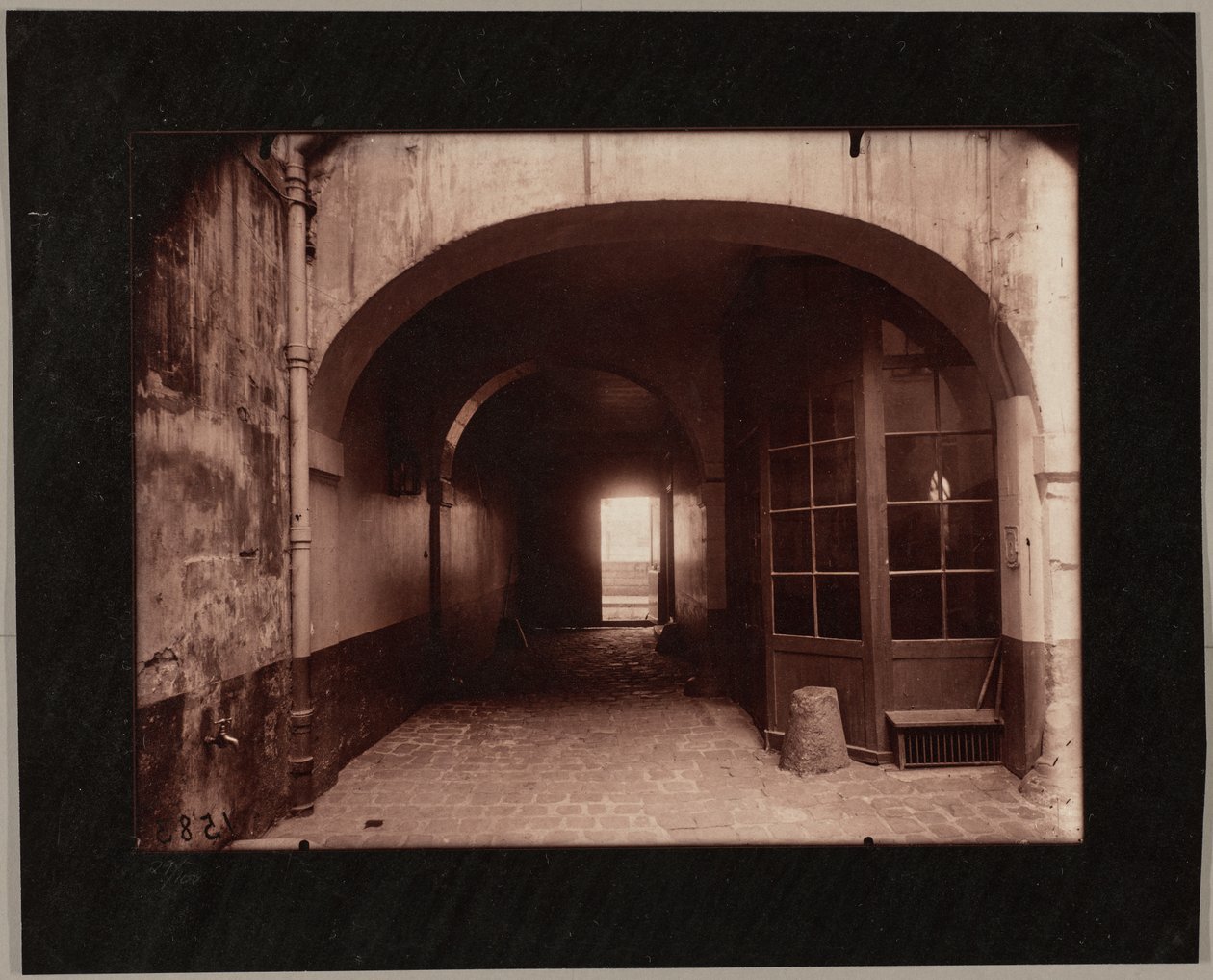 Tidigare Hôtel Gaillardon, gård, 27 quai d