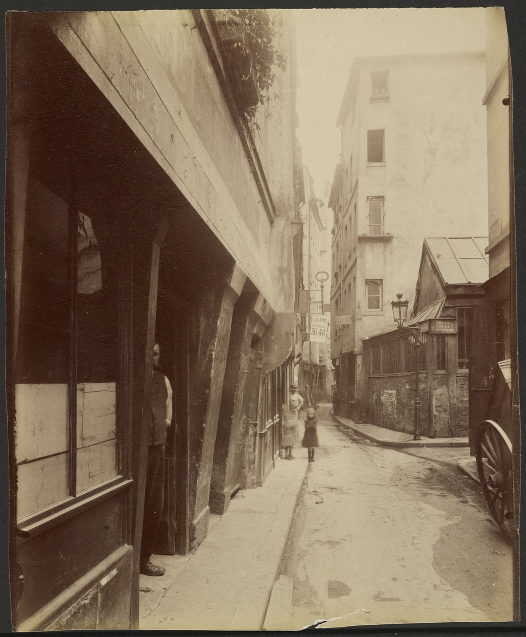 I hörnet av Rue de Venise, vid nr 14 (4:e) av Eugène Atget