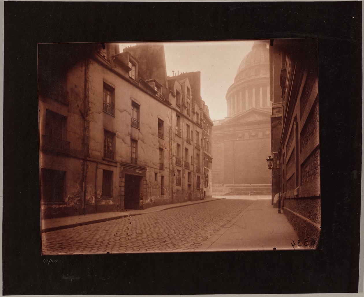 Hörnet av rue Valette och Panthéon av Eugène Atget