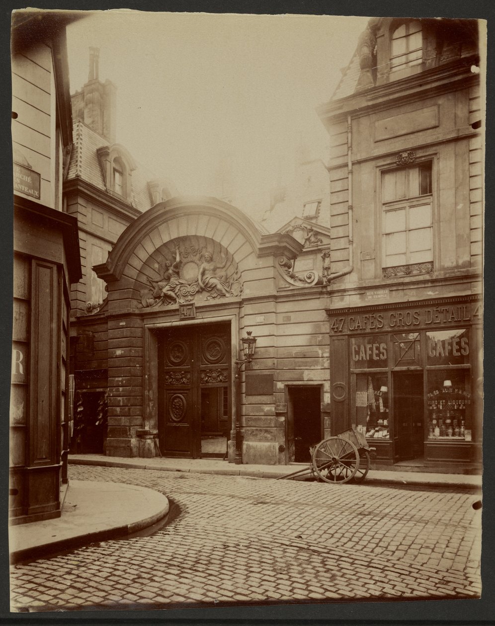 Ingång till ett privat palats, Rue Vieille du Temple 47 av Eugène Atget