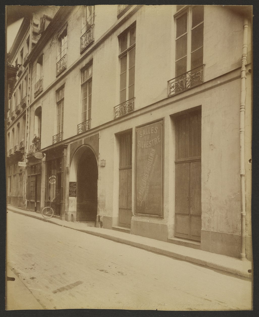 Hôtel de la Guillonière, 28 Rue des Bons-Enfants, Richelieu bodde här (1°) av Eugène Atget