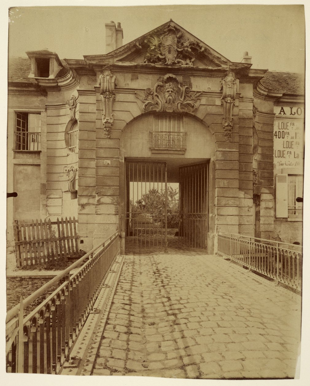 Stains, tidigare pied-à-terre för hertigarna av Orléans av Eugène Atget
