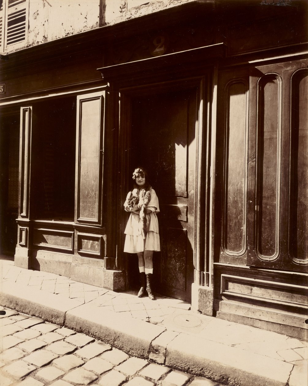 [Versailles, bordell, Petit Place, mars 1921 (bordell, Versailles, Petit Place, mars 1921)] av Eugène Atget
