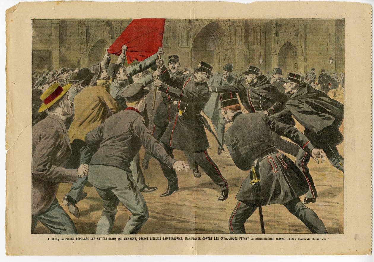 Illustration av Eugene Damblans (1865-1945) i Le Pelerin, 23/05/09 - I Lille stöter polisen tillbaka antiklerikerna som kommer, framför kyrkan Saint-Maurice, för att protestera mot katolikerna som fängslar den välsignade Jeanne d