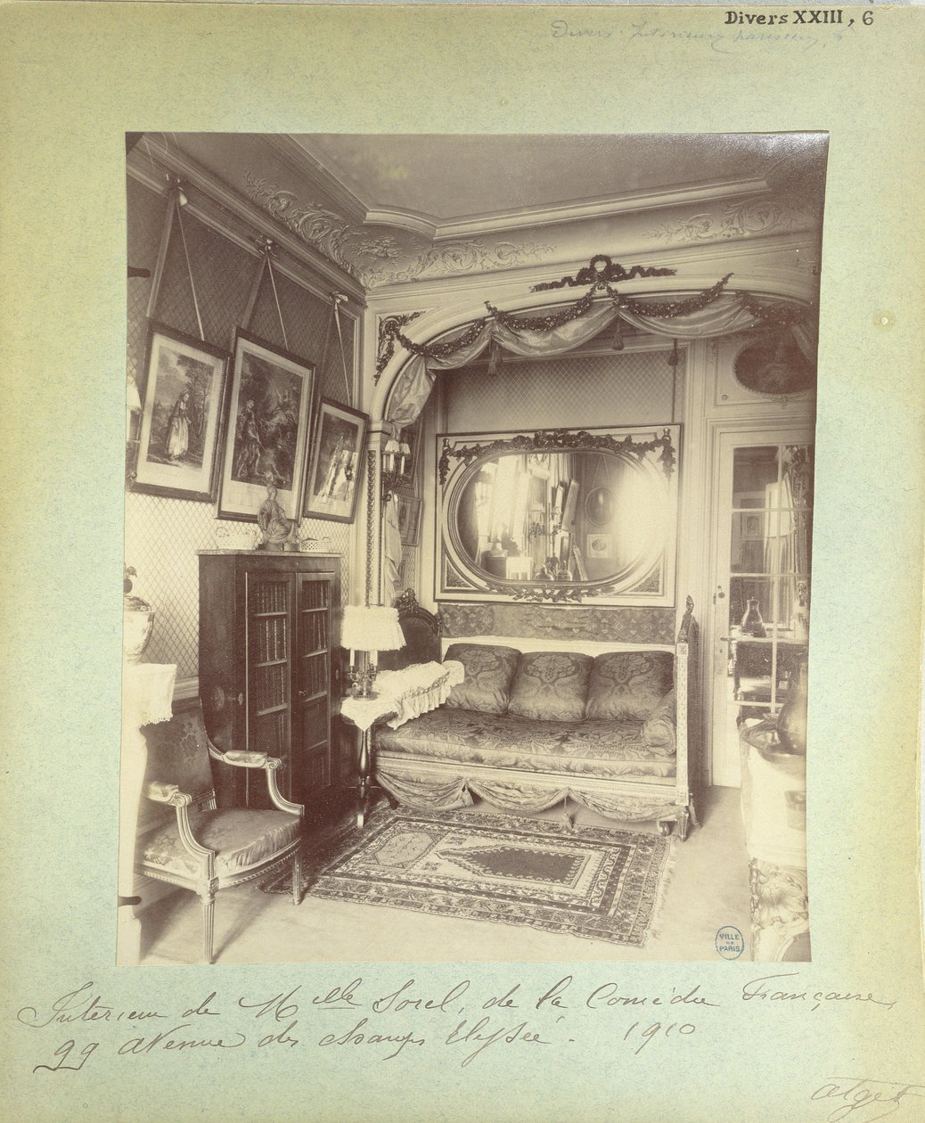 Interiör av Cecile Sorels hem på 99 Avenue des Champs Elysees, 1910 av Eugène Atget