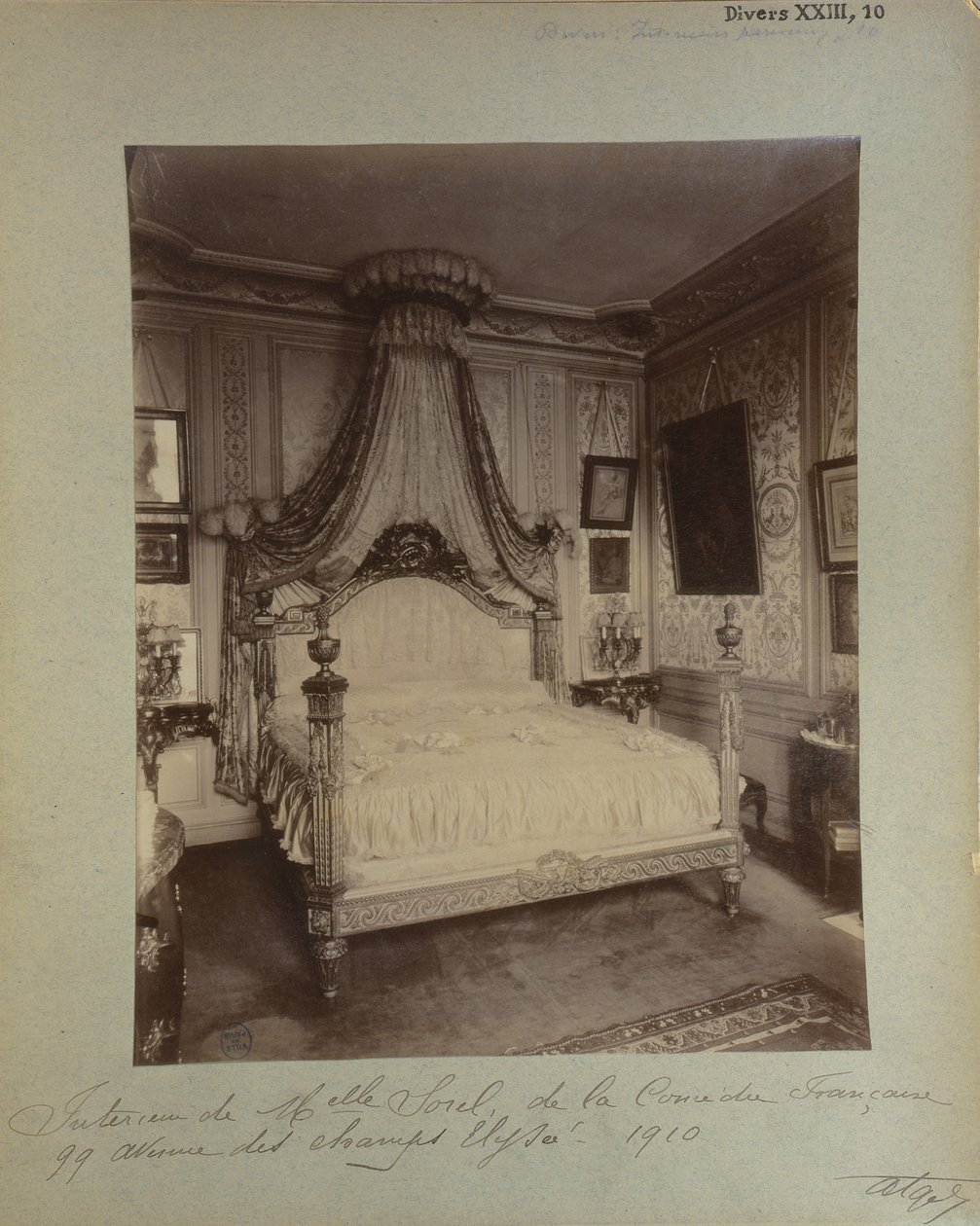 Sovrum av Cecile Sorel på 99 Avenue des Champs Elysees, 1910 av Eugène Atget