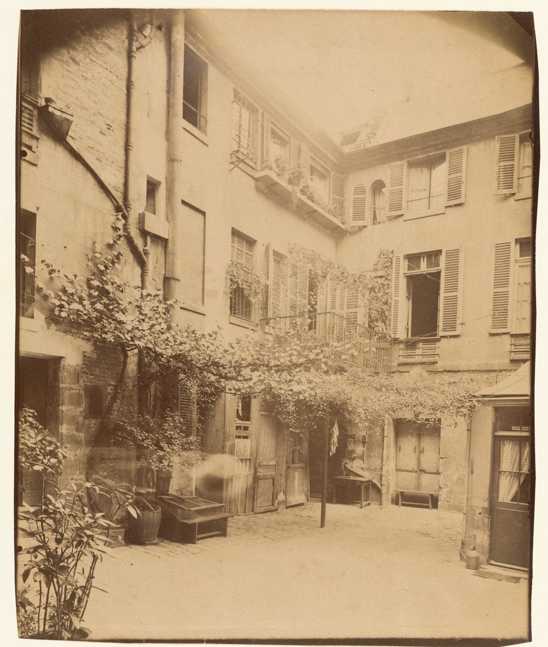 Cour de Rouen, Boulevard Saint-Germain av Eugène Atget