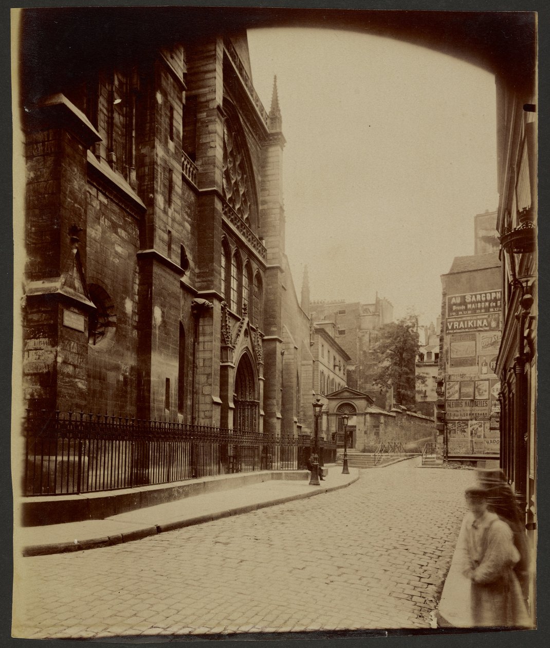 [Saint-Séverins kyrka] av Eugène Atget