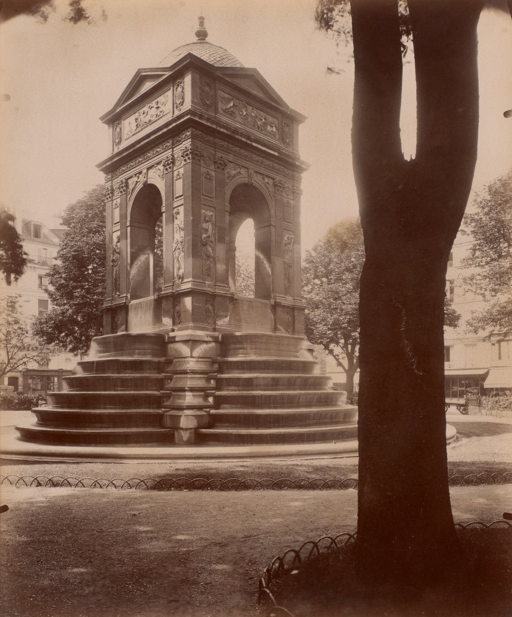 Fontaine des Innocents från serien The Art of Old Paris av Eugène Atget