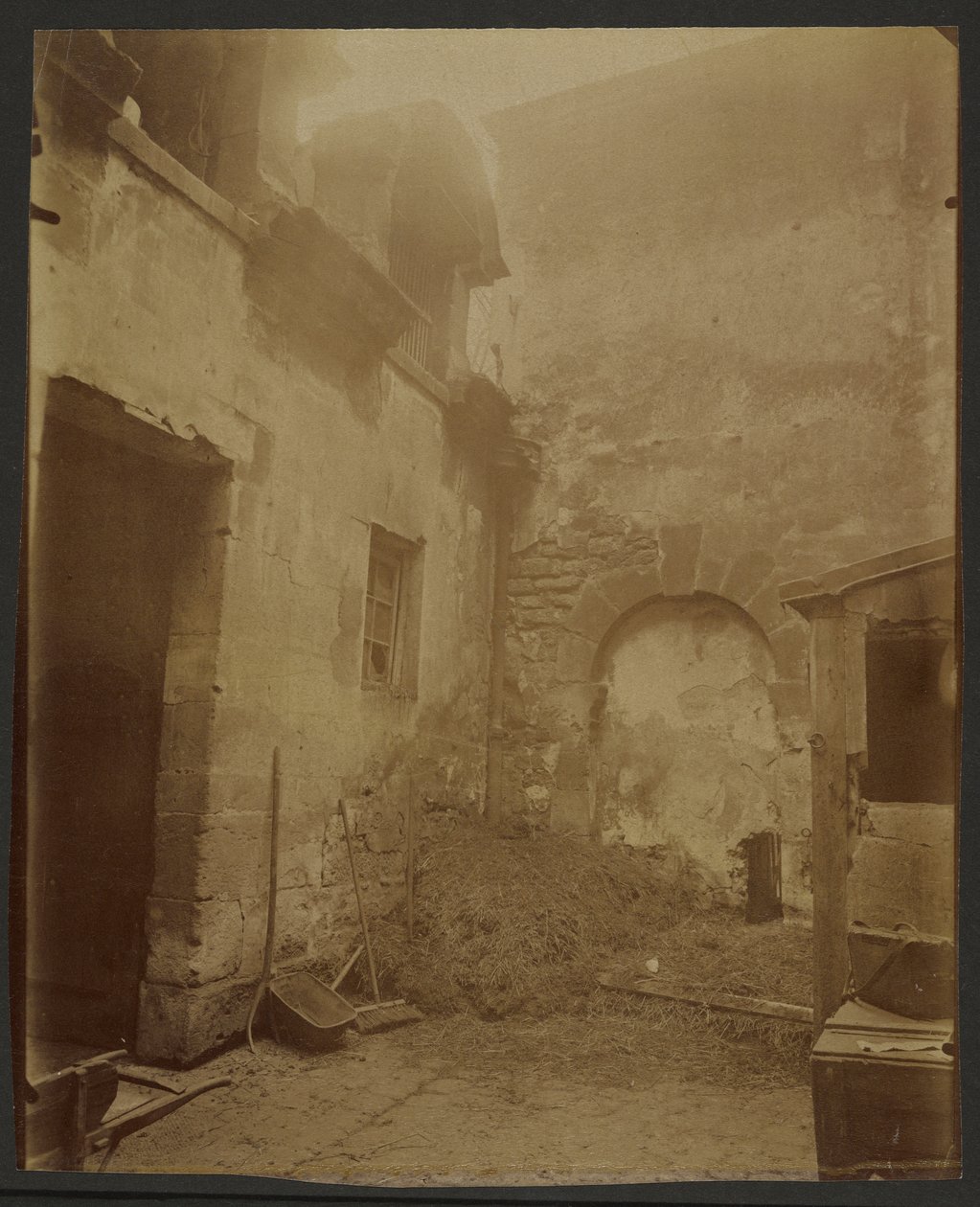 Hôtel Richelieu, 18 Quai de Béthune av Eugène Atget