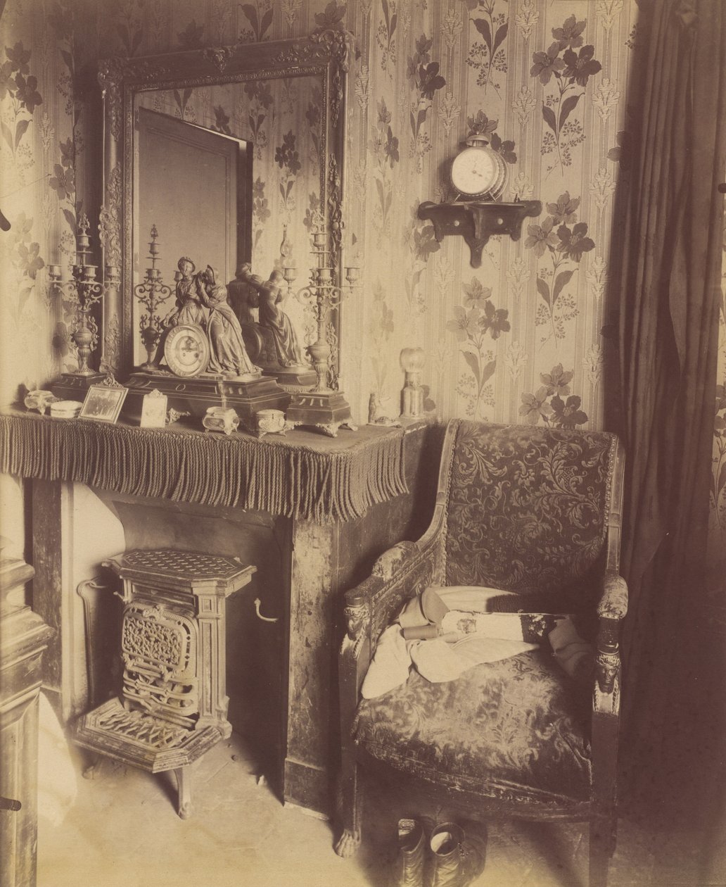 Interiör i ett arbetarklasshem, rue de Romainville av Eugène Atget