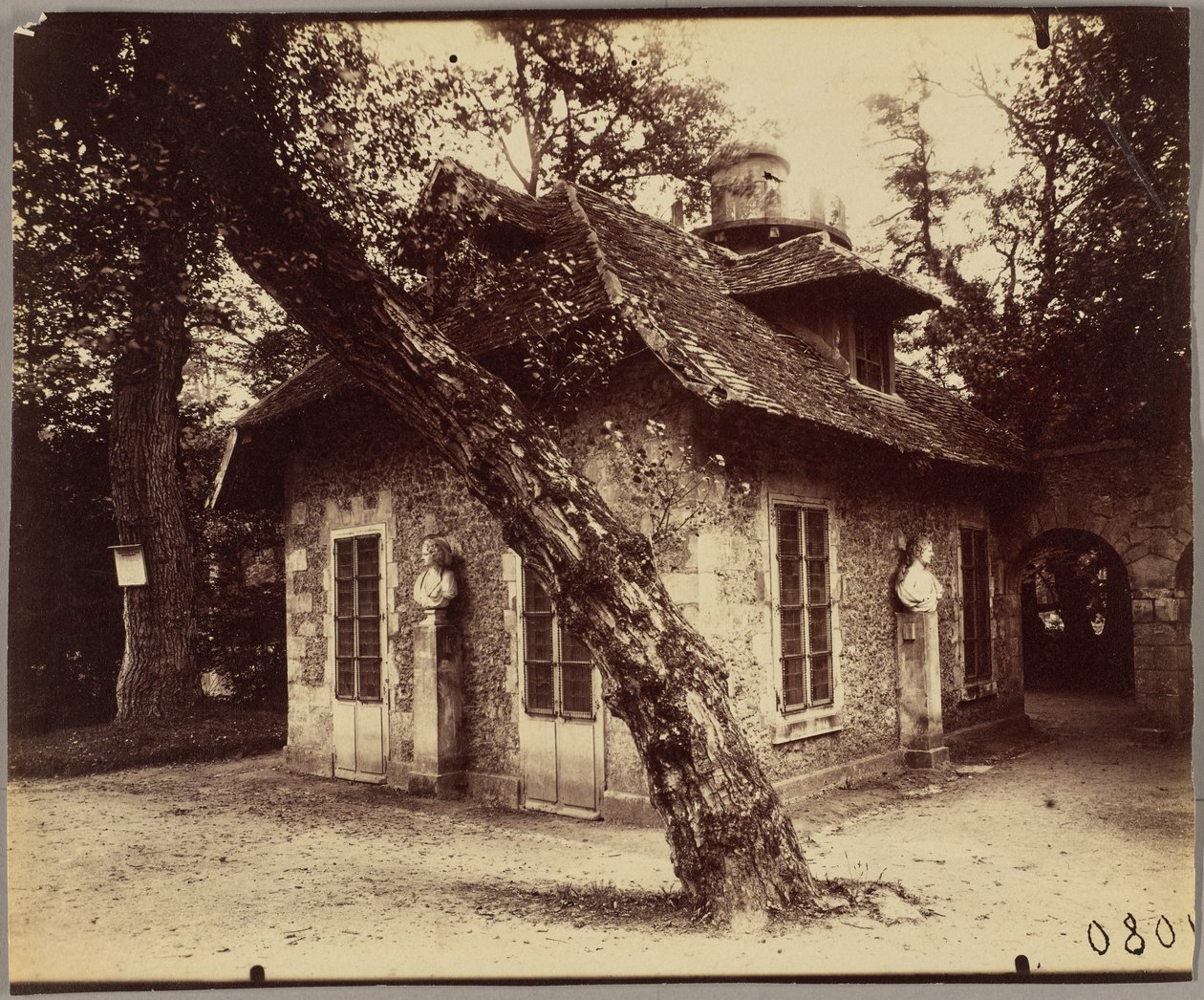 Petit Trianon av Eugène Atget