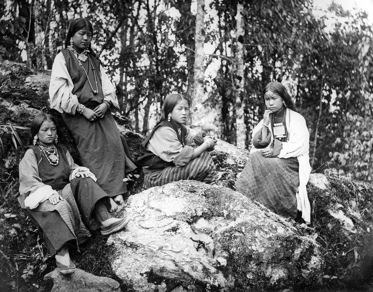 Himalaya kvinnor, c.late C19th av European Photographer