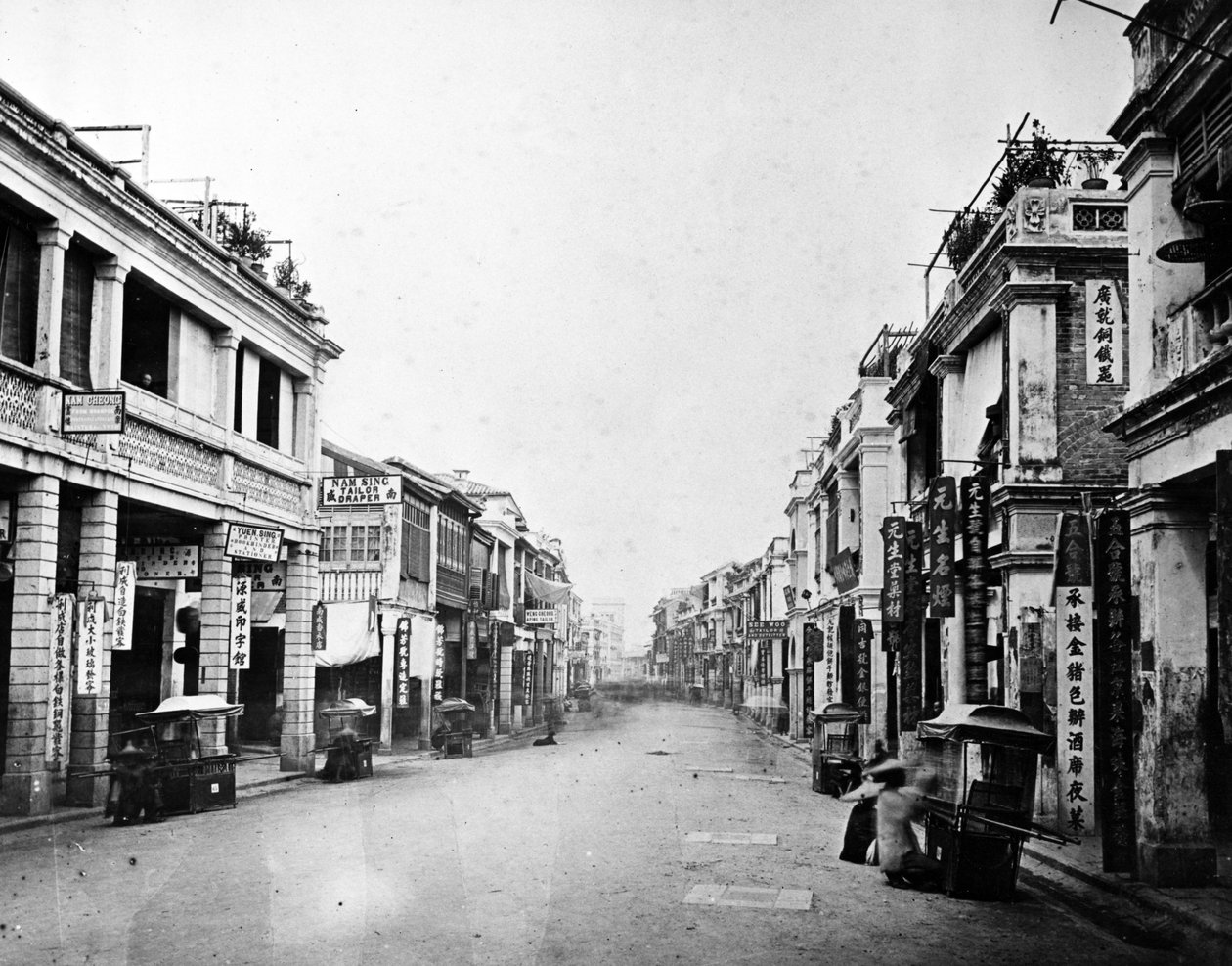 Queens Road, Hong Kong, ca 1875 av European Photographer