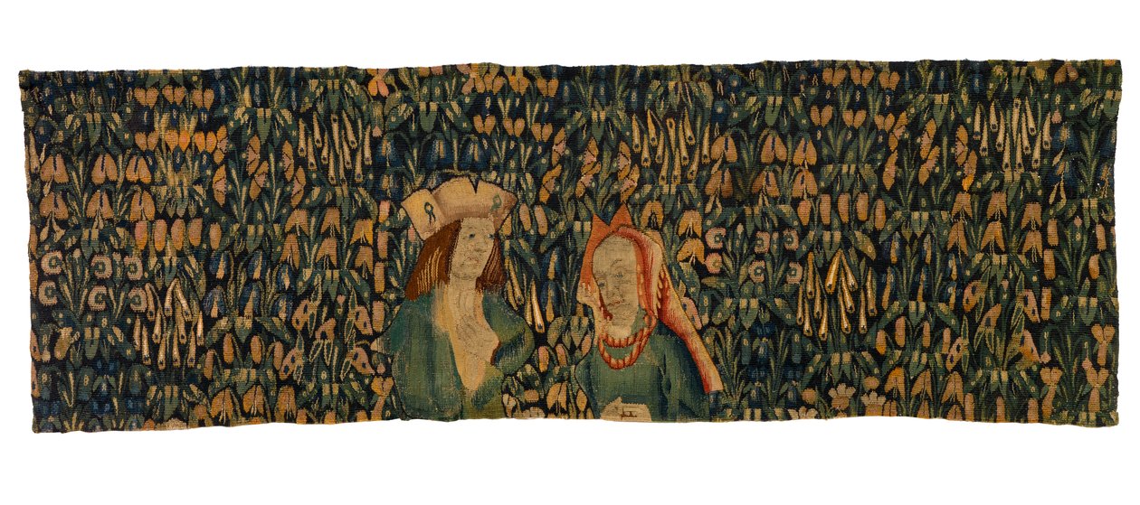 Gobelängfragment av mille fleurs föreställande ett par (ull) av European School
