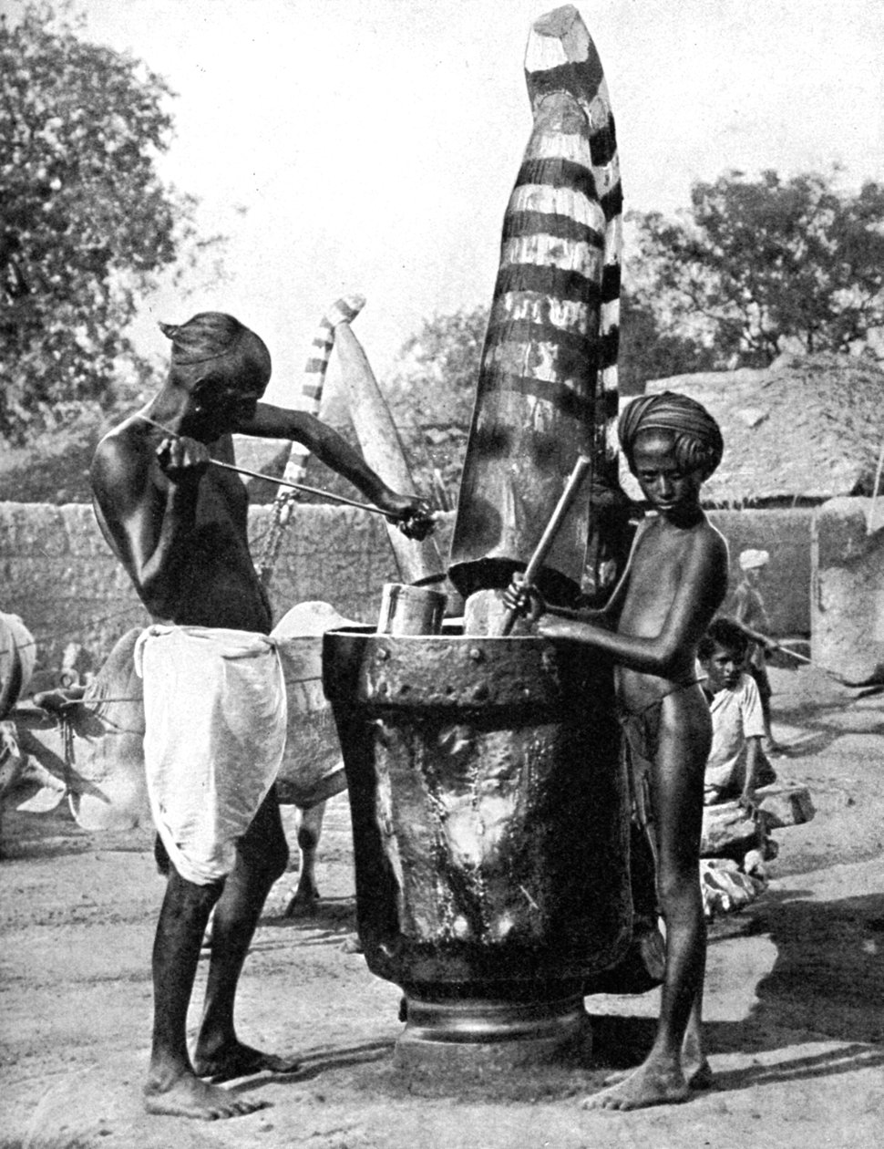Sesamkvarn målad för att hedra en hinduisk gudinna, Indien, 1936 av Ewing Galloway