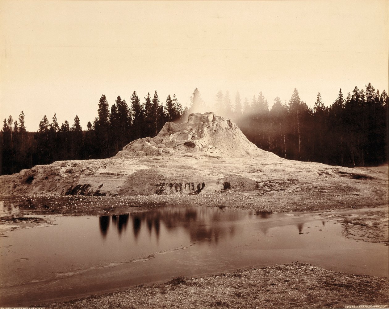 Castle Geyser Cone, Yellowstone National Park av F. Jay Haynes
