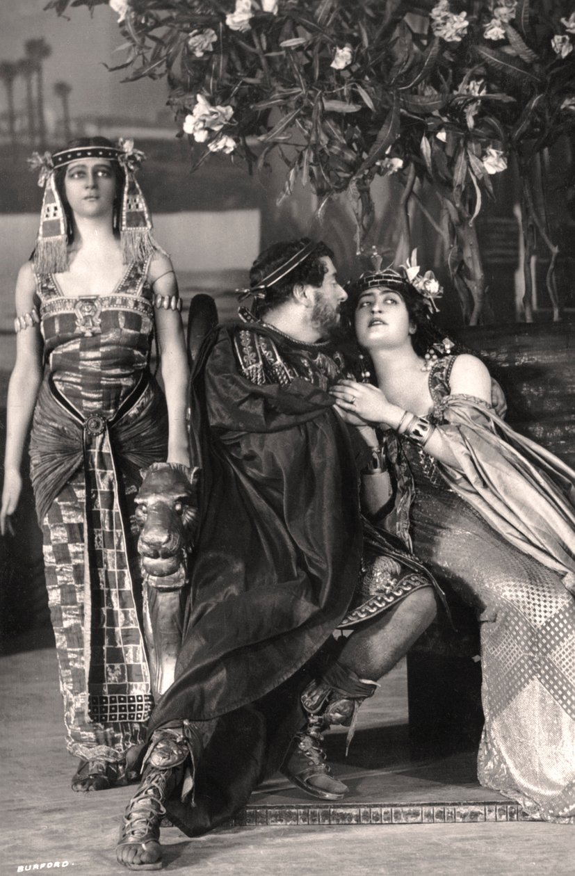 Herbert Beerbohm Tree, Constance Collier och Alice Crawford, engelska skådespelare, 1907. av F. W. Burford