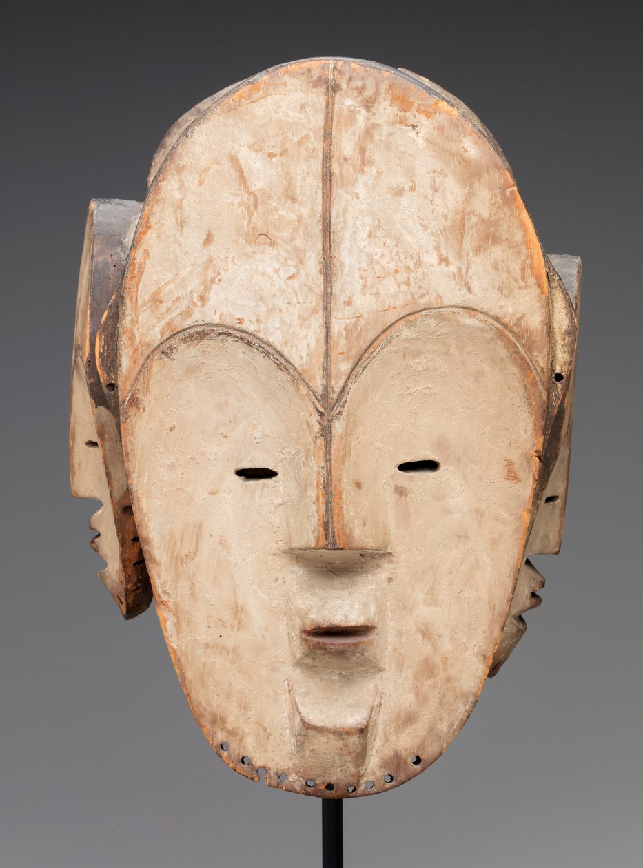 Mask (trä, kaolin) av Fang Culture