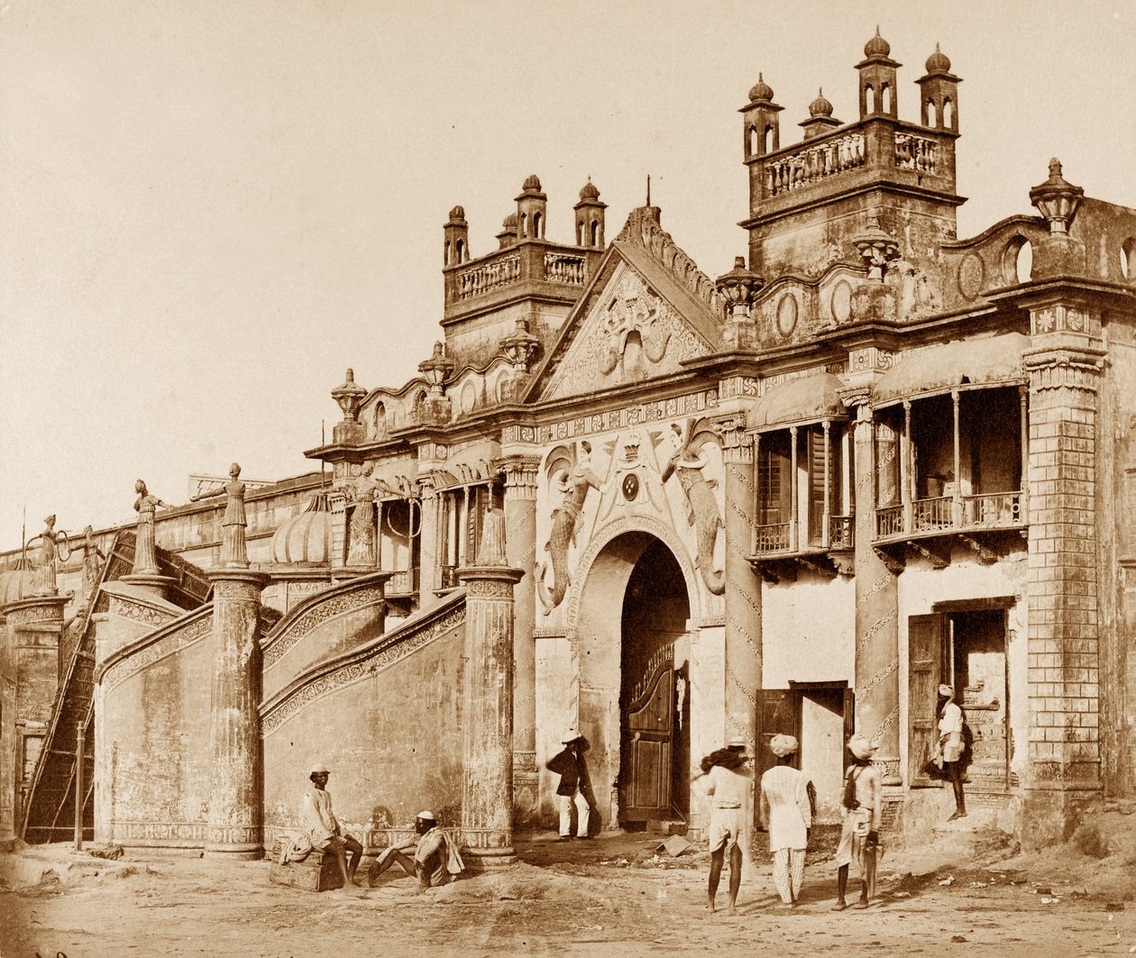 En port som leder in till Kaiserbagh, Lucknow av Felice Beato