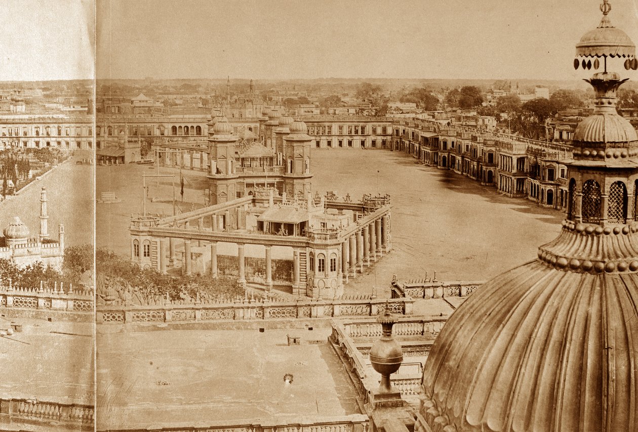 Panoramautsikt över innergårdarna i Residency, Lucknow av Felice Beato
