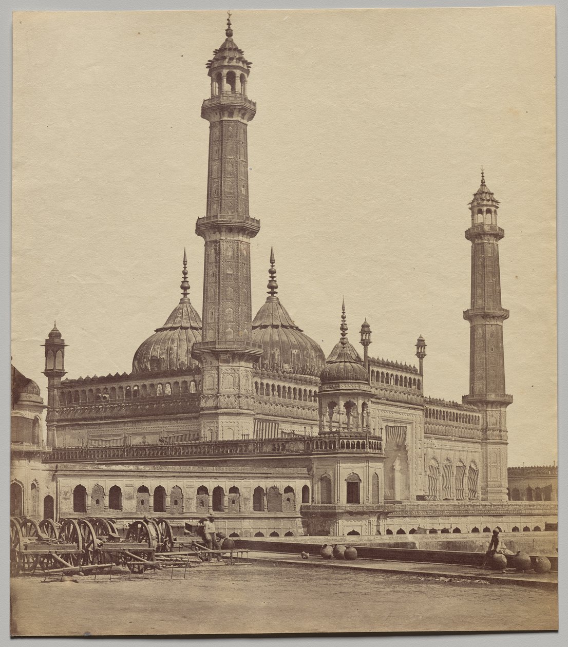 Moské, inuti Asaf-ud-Daula Imambara av Felice A. Beato
