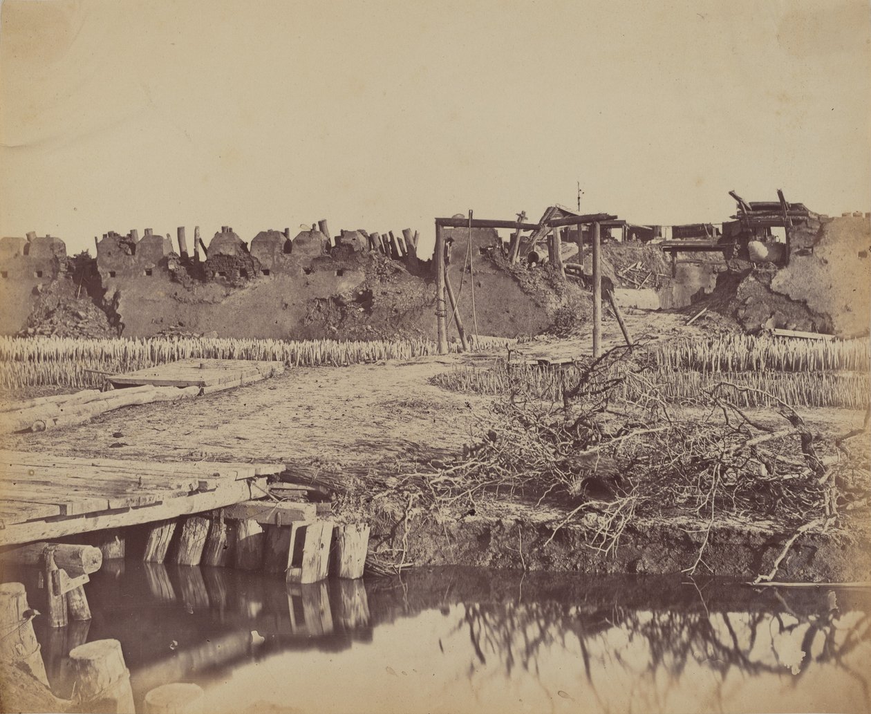 Exteriör av North Fort som visar den engelska ingången, 21 augusti 1860 av Felice Beato