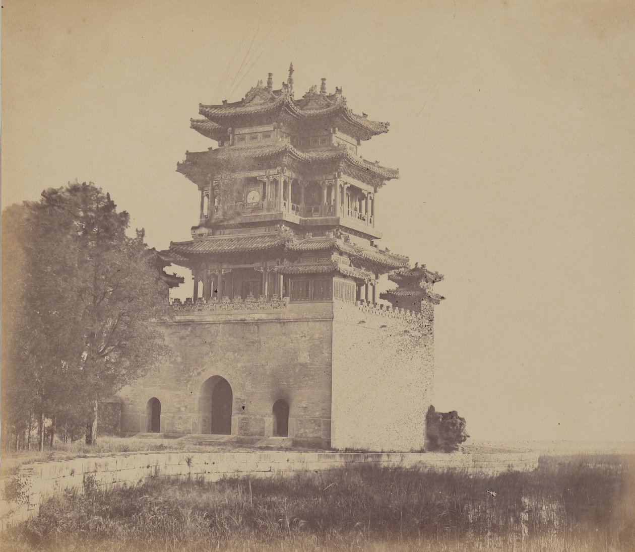 Det kejserliga sommarpalatset Yuen Min Yuen, Pekin, före bränningen, 18 oktober 1860 av Felice Beato