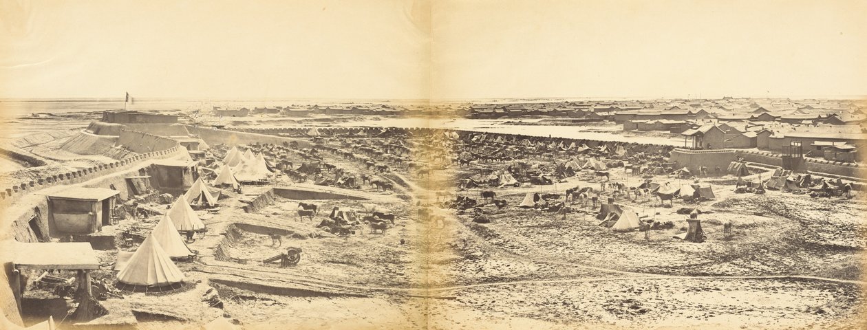 Interiör av Pehtang Fort som visar Probyns häst, 1 augusti 1860 av Felice Beato