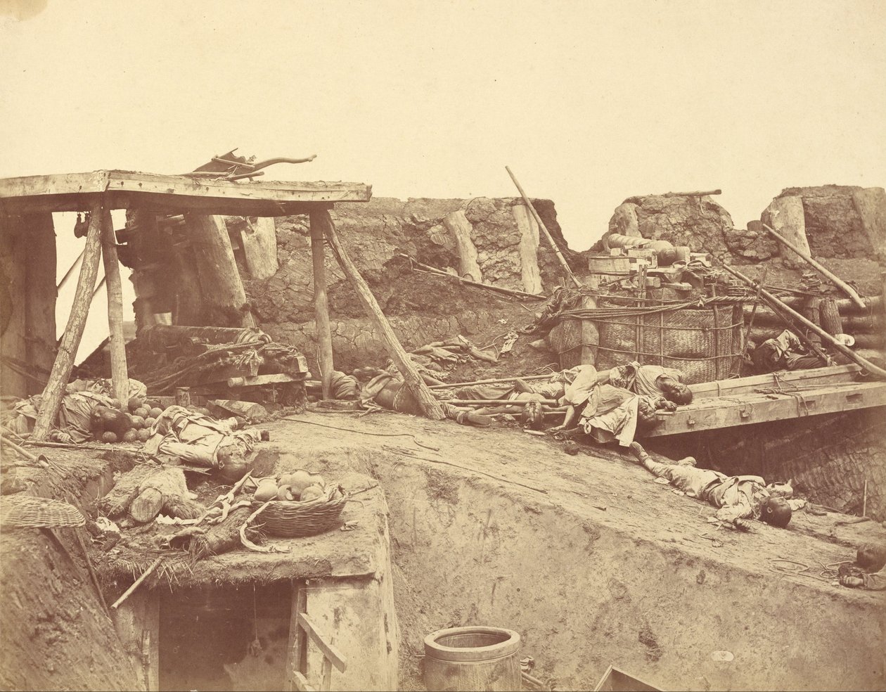 Den engelska ingången till norra fortet i det inre av det 21 augusti 1860 av Felice Beato