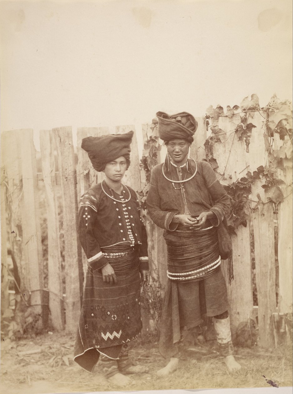 Kachin kvinnor av Felice Beato