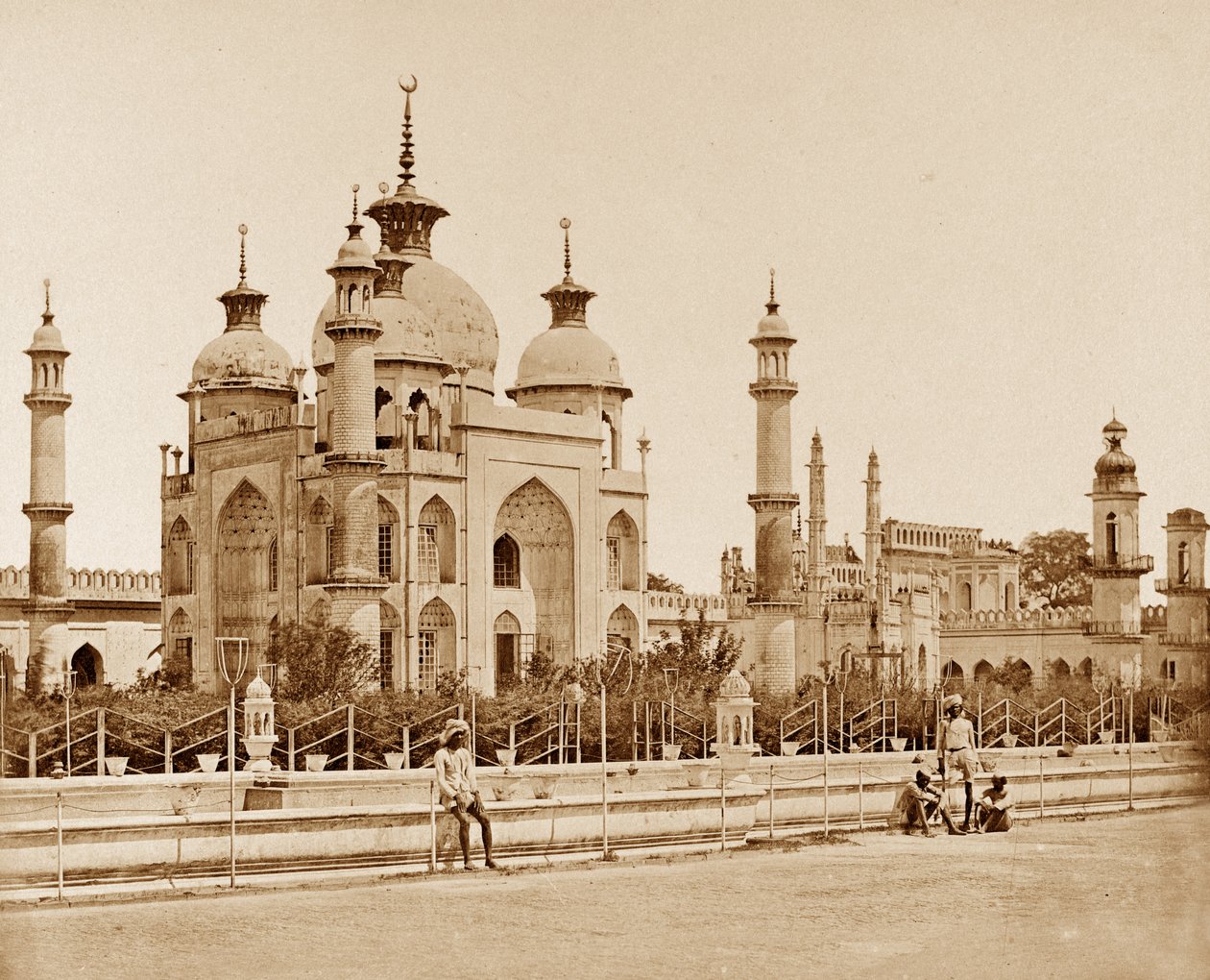Moské i Husainabad Imambara, Lucknow av Felice Beato