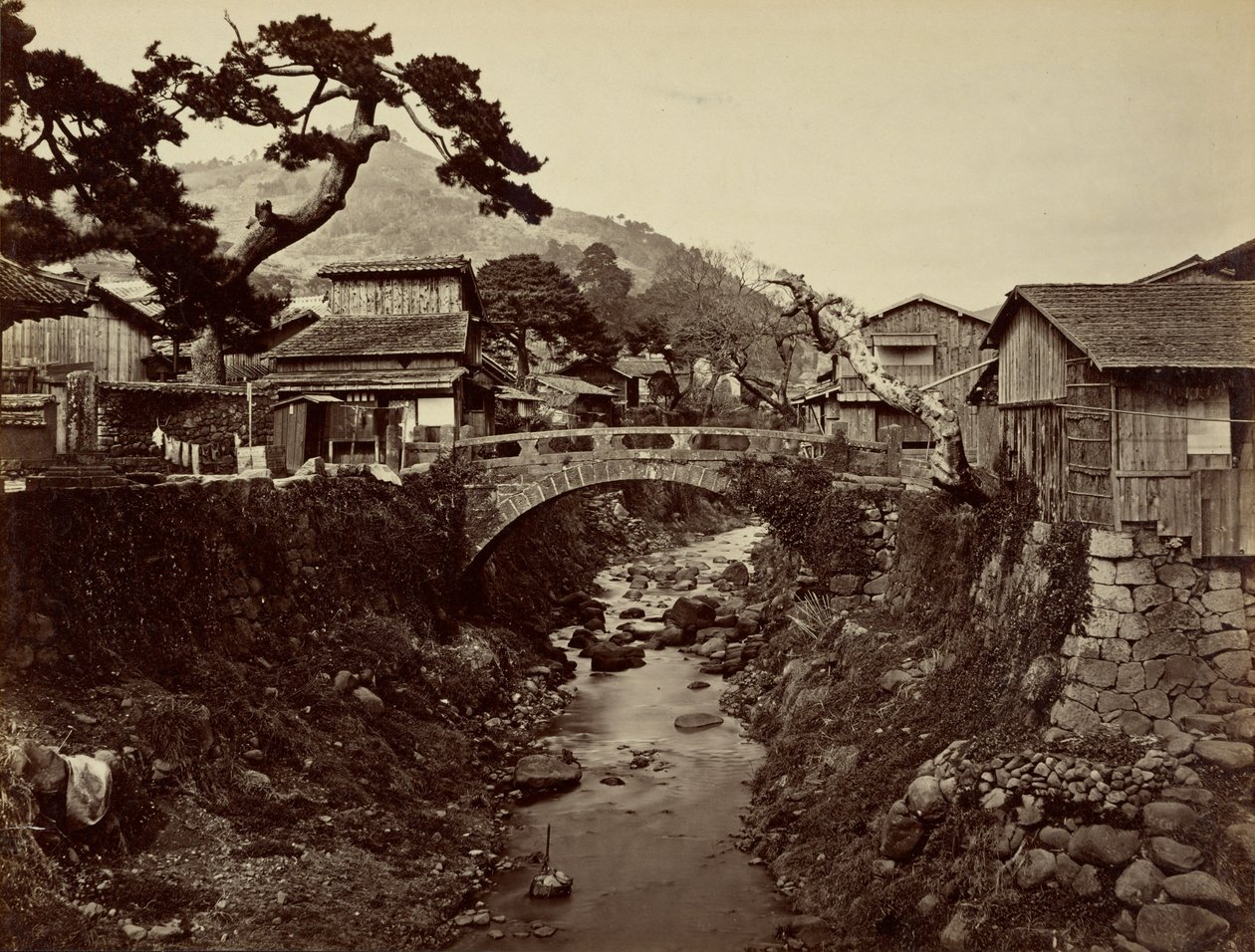 I närheten av Nagasaki av Felice Beato