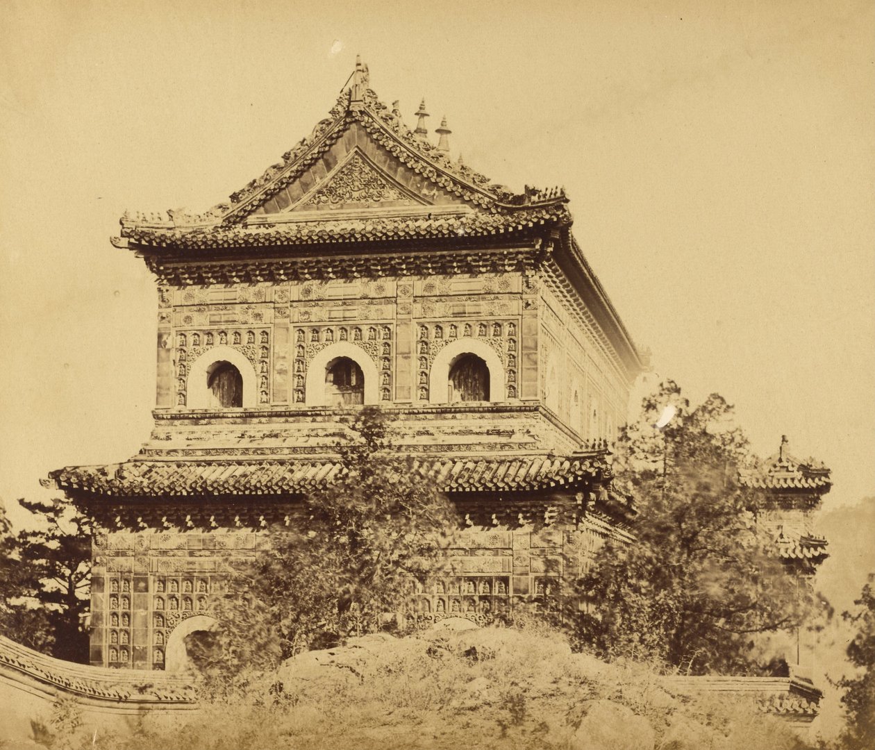 Det stora kejserliga porslinspalatset (Yuan Ming Yuan), Pekin, oktober 1860 av Felice Beato