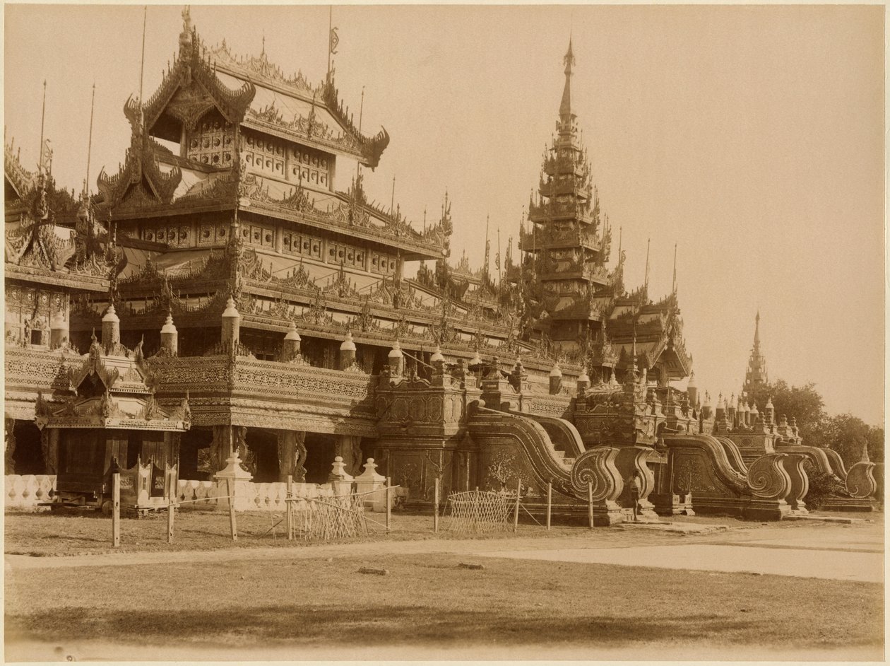 Hman Kyaung eller glasklostret, Burma, ca 1890 (albumintryck) av Felice Beato