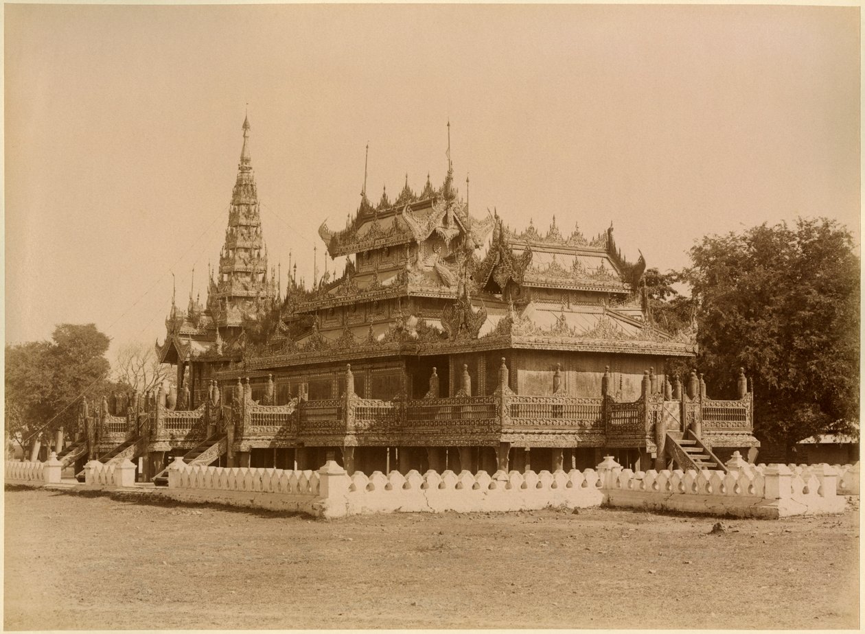 The Nan-U Human-Se, Shwe-Kyaung i palatset i Mandalay, Burma, sent 1800-tal (albumintryck) av Felice Beato
