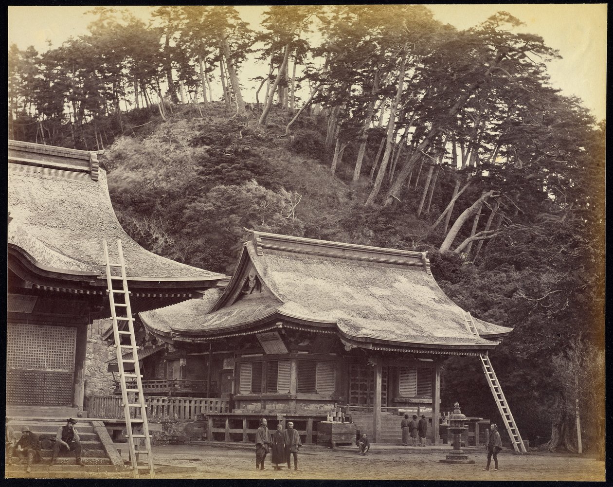Hatchiman-templet, Kamakura av Felice Beato